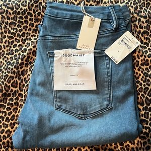 Good American - Good Waist Jeans.